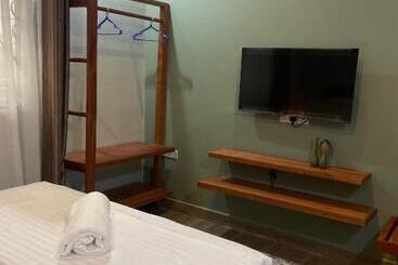 בית מלון כפרי Tulivu Ranch Cottages