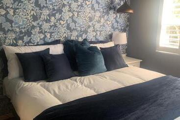 بنسيون 12onmaingreyton