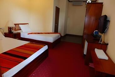 膳宿费 Khonpasong Hote 2f