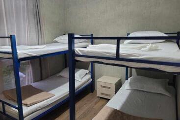 ユースホステル კინჩხა Kinchkha