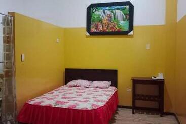 ホテル Hospedaje Espaladium