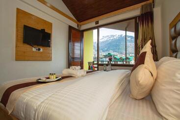 هتل Pinaak Rosett