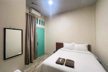ホテル Reddoorz Near Kantor Bupati Tapanuli Tengah Aek Tolang