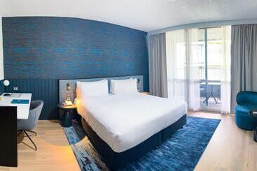 Kumul Hotels Ltd Trading As Holiday Inn