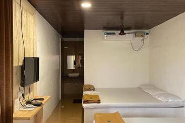 אתר נופש Pra Tiksha Farm