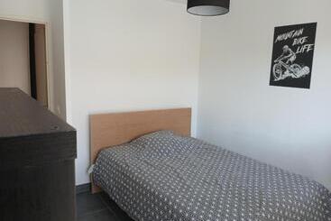 تختخواب و صبحانه Chambre Meublee