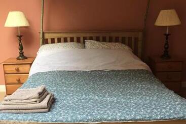 Bed and Breakfast Gilchristland Organic Farm Retreat