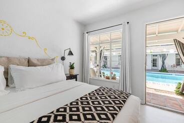 Otel 8br Poolside Villa Near Downtown Steam Room Plus Spa