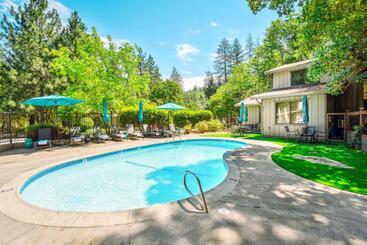 호텔 The Fainting Couch Boutique