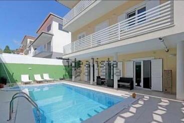 פנסיון Confortable Double Room& Pool