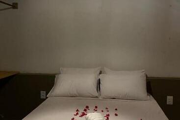 Общежитие The Jungle, Village & Beach