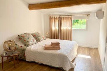 住宿加早餐  Chambre D Hôtes Au Calme Gémenos