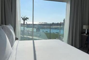 Marassi, Luxury Suite In Address Beach Resort! Service Apartment