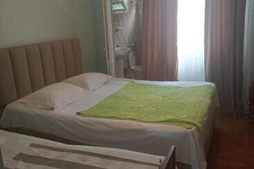 پانسیون Cicis House