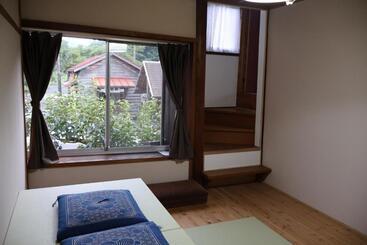 بنسيون Guest House Kurukuru ゲストハウスくるくる