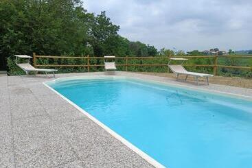 ペンション Vin Dell Olmo