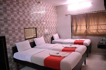 Smooth Checkin By Hotel Kamal