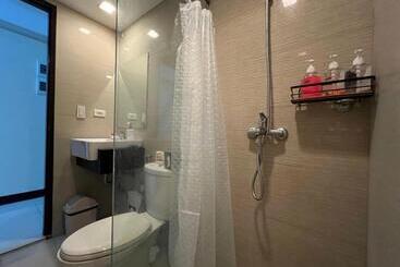 هتل آپارتمان The Viceroy Near Venice Mall