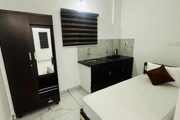 هتل Gold Suite, Kakkanad