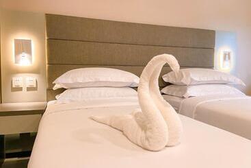 בית מלון כפרי Staycity Serviced Apartment