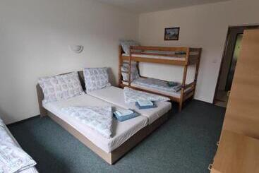 ペンション Bouda Jestřábí