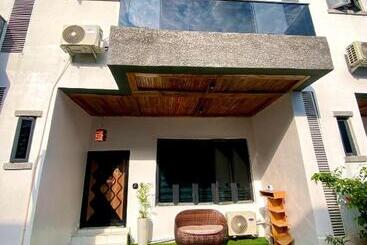 펜션 Elegantly Furnished Apartments For Your Comfort