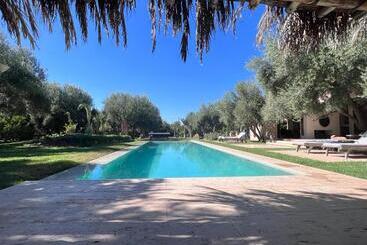 پانسیون Jardin Sakina