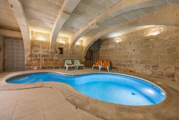 پانسیون Sunset Glow 2 At Tan Neputi By Solea