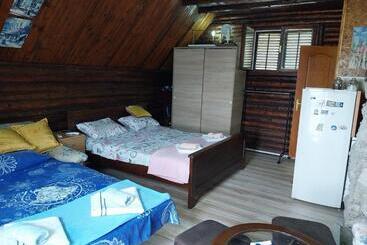 بنسيون Vikend Kuća Nikolić