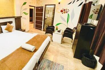 Ruttba Hotels And Banquet