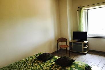 B&b Polepole