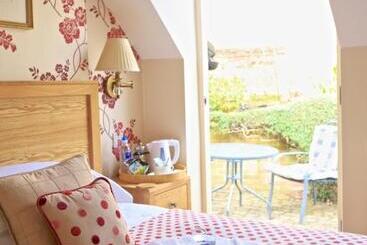 The Library House B&b