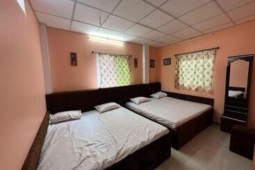 Albergue Fine Guest House & Dormitory