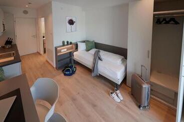 هتل آپارتمان Ferrari Tower