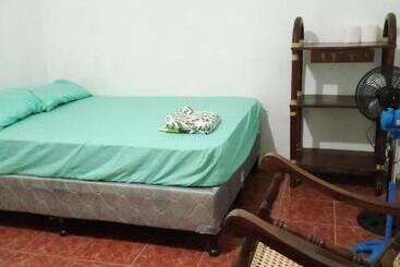 カプセルホテル Mama Cita Café House