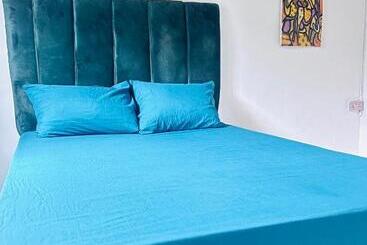 هتل Eclat Resto Sport Bar & Apartments