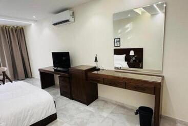 هتل North Paradise