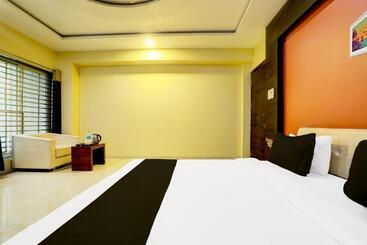 호텔 O Badridham Nagar Ab Road