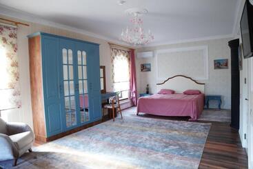 پانسیون Efendi Qonaq Evi