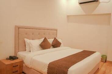 酒店 Tapovan Resorts