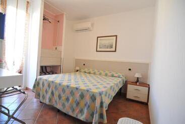 ペンション Casa Blanca