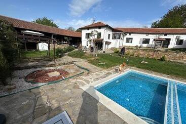 פנסיון Chez Le Colonel Pool House