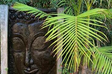 پانسیون Urban Oasis