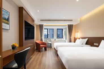 בית מלון כפרי Poltton International All Suite Apartment   Wuhan High Speed Railway Station West Square