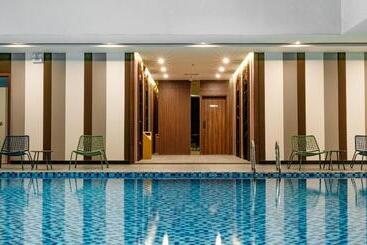 هتل Wyndham Garden Legend Halong