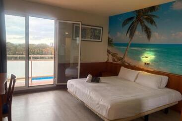 Отель Cambrils Paradise