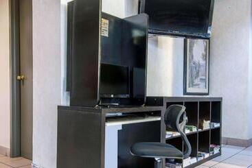 فندق Econo Lodge