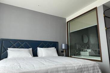 هتل Khách Sạn The Arena Nha Trang