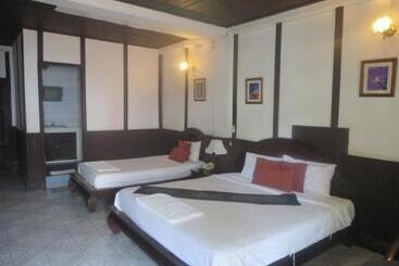 ホテル New Lao Paris