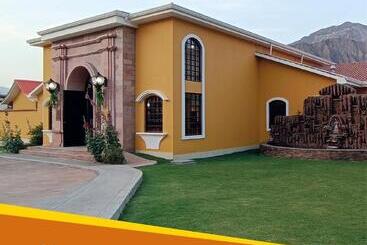 هتل Sesort Salquis